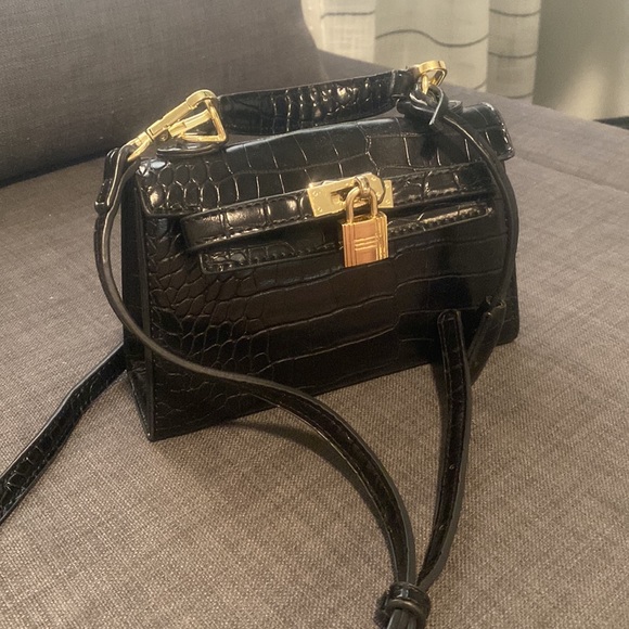 Princess Polly Peta and Jain Crocodile print black crossbody with gold hardware - Picture 2 of 16